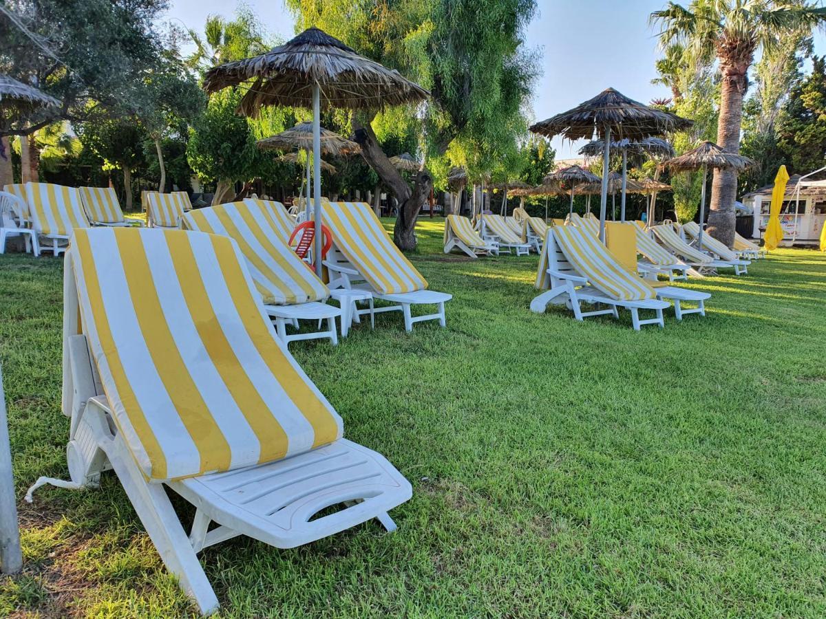 Andreas & Melanie Beach Hotel Governors Beach Exteriör bild